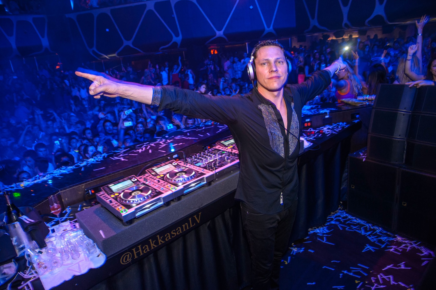 tiesto, a town called paradise, red lights, wasted, edm