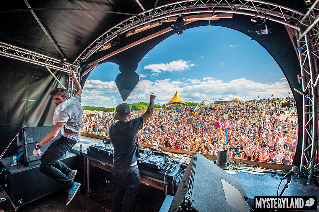 Chainsmokers MLUSA14_ChainSmokers_MainStage_CP-6091