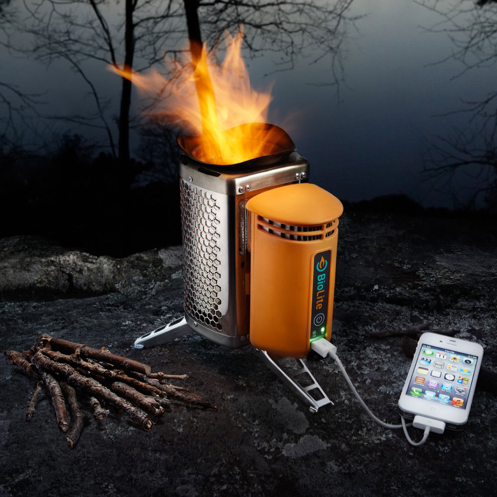 biolite-campstove-burns-wood-to-cook-dinner-charge-gadgets-1