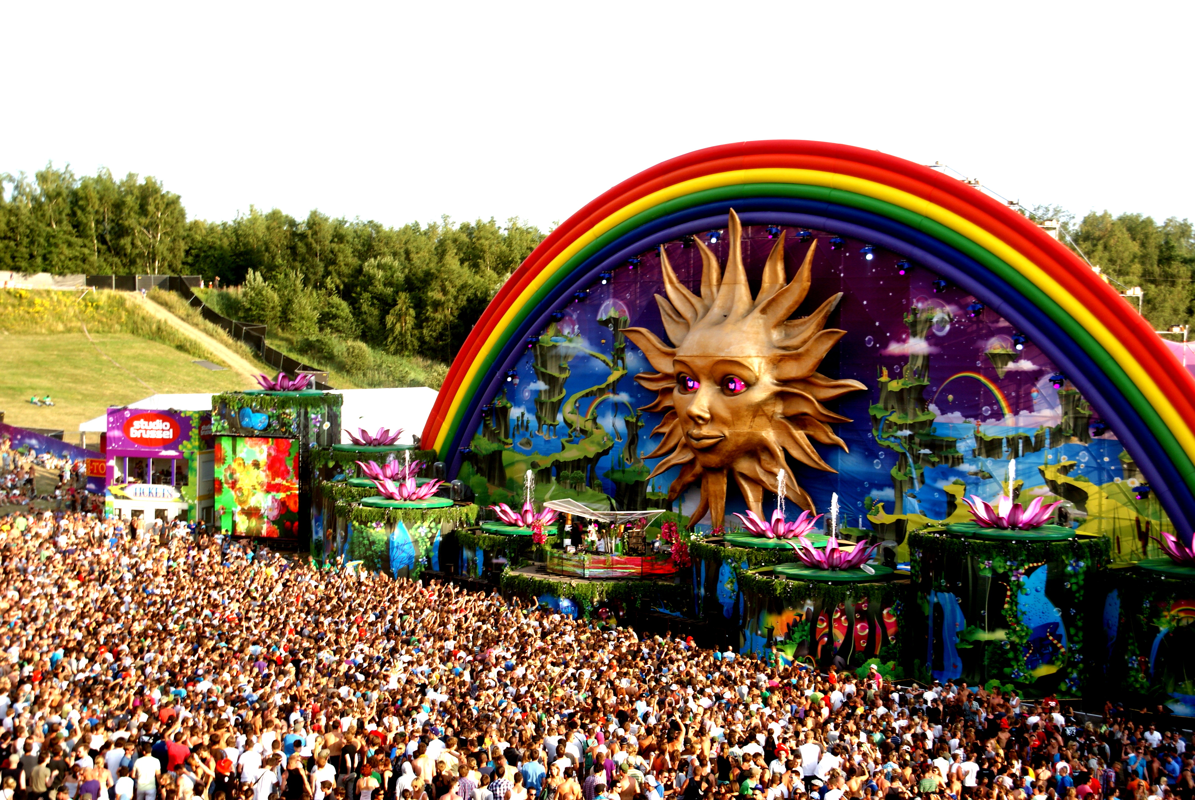 Tomorrowland Sells Out 5 Months In Advance | Your EDM