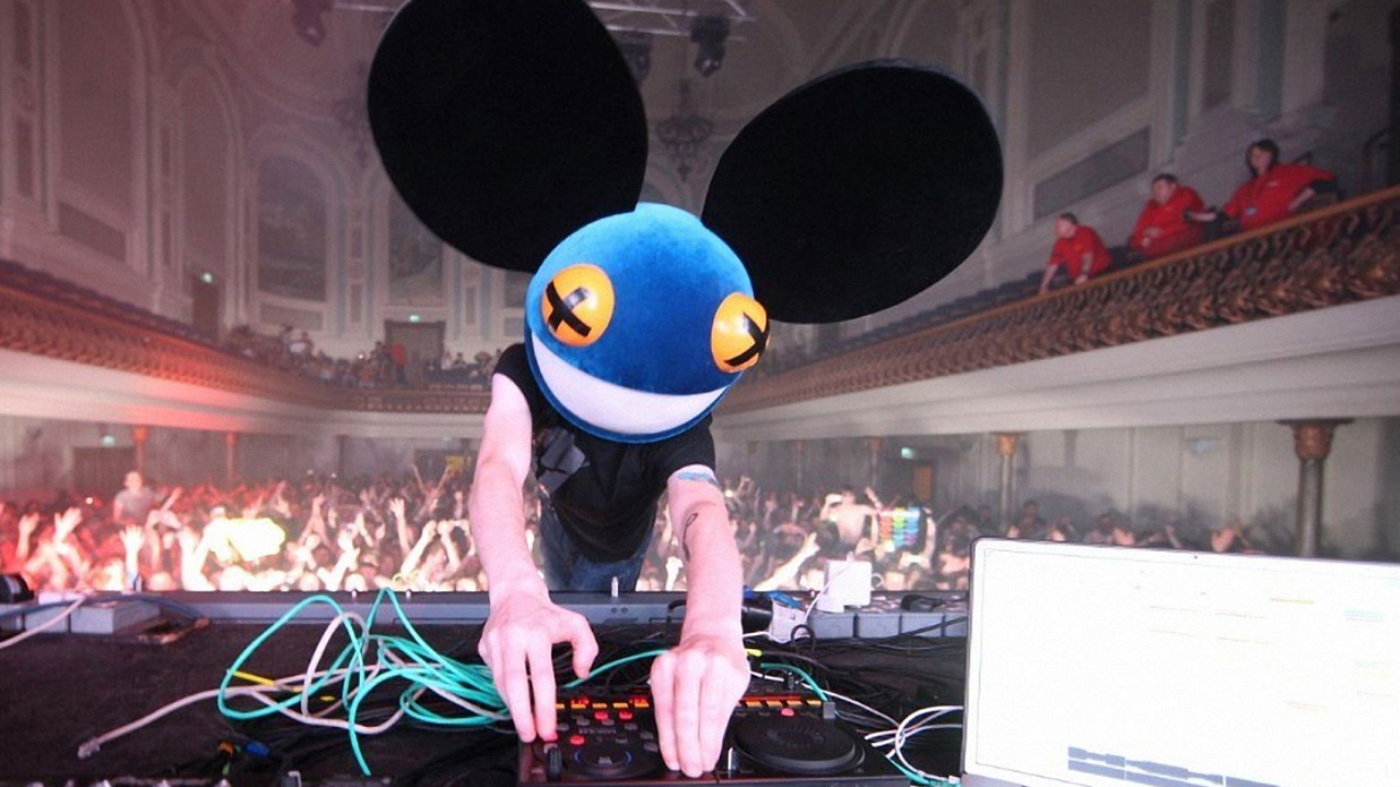 Deadmau5 Shows Off Finished Studio Teases New Track Your Edm