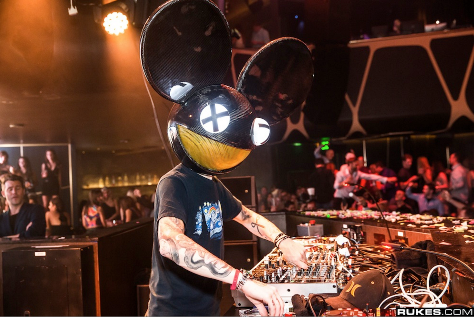 Deadmau5 Set To Launch Virtual Reality Game At Nyc Live Set Your Edm