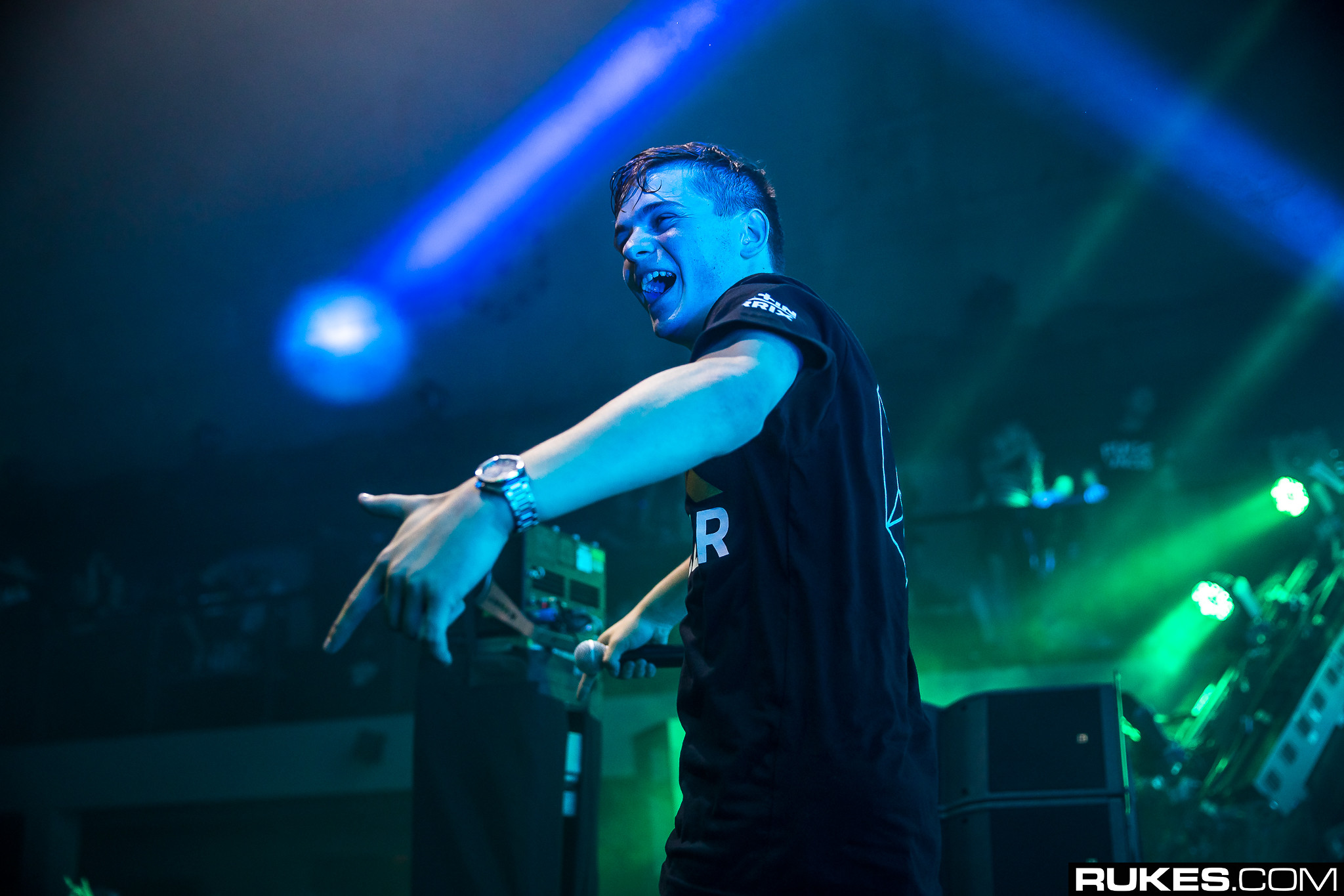 First Listen Martin Garrix Teases New Song On Instagram Live Your Edm