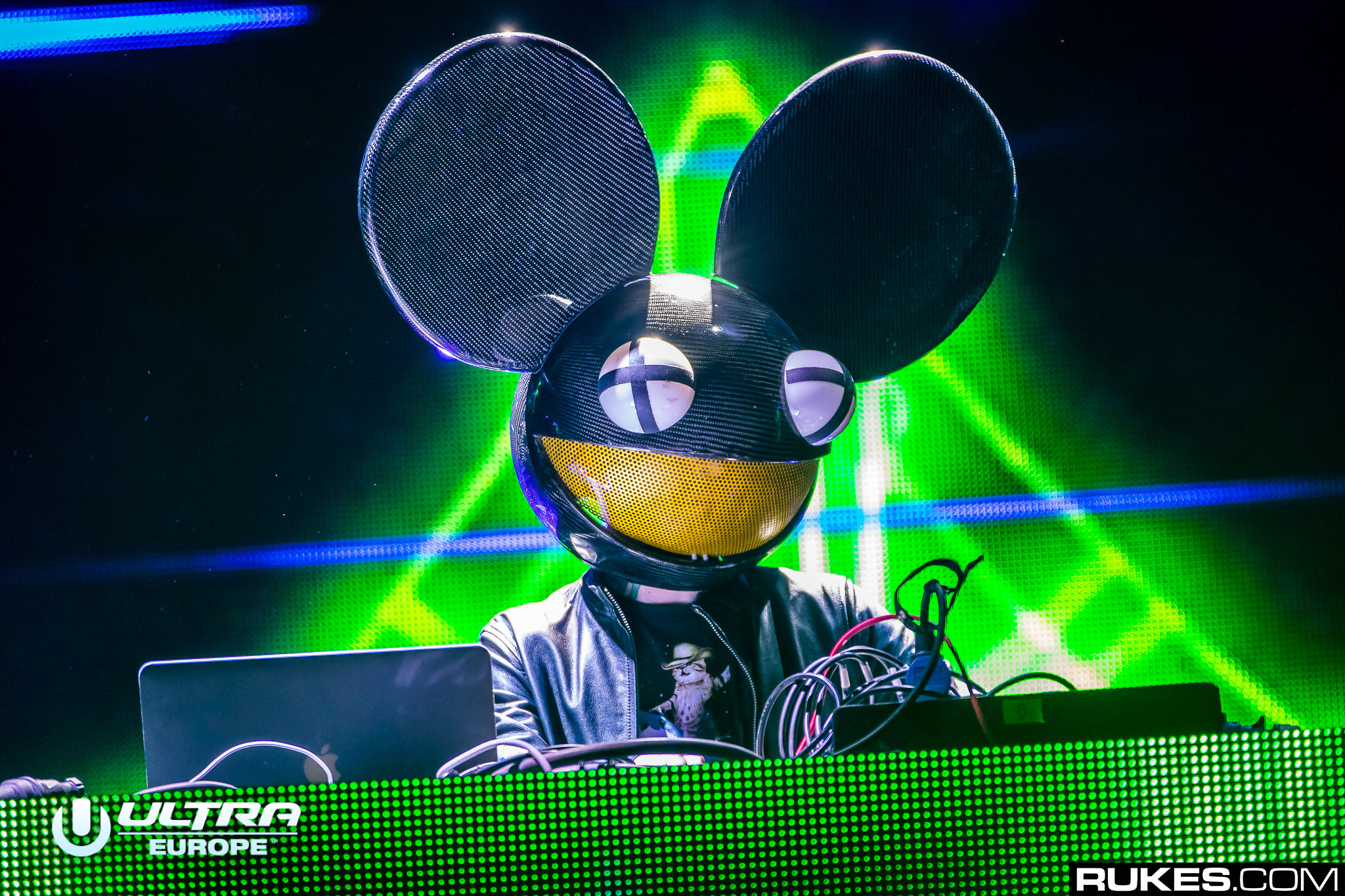 Deadmau5 Tries Something New Comes Up With Genius Tech House Id Listen Your Edm