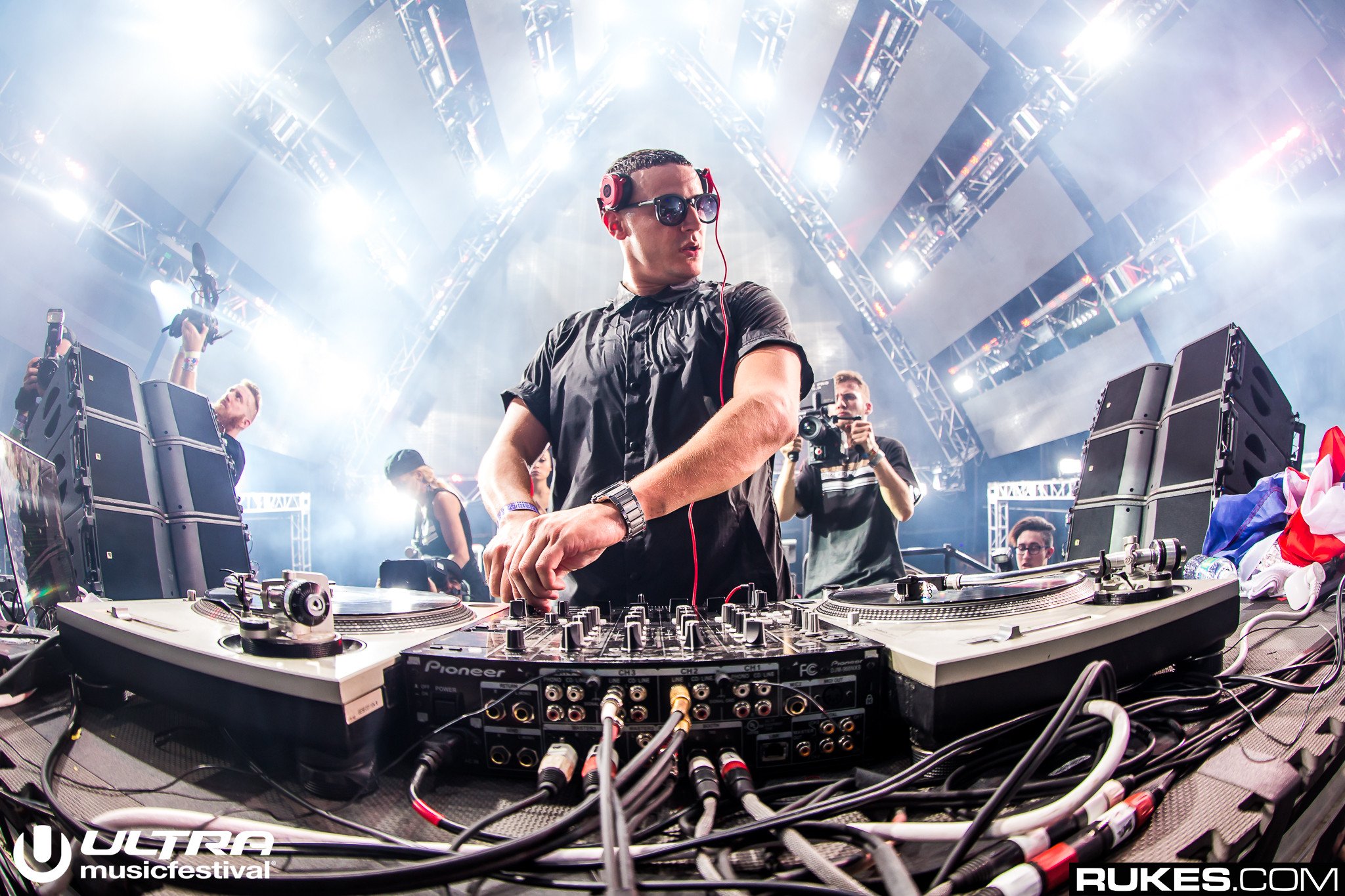 Watch Here: DJ Snake Is Closing The Main Stage For Ultra Music Festival ...