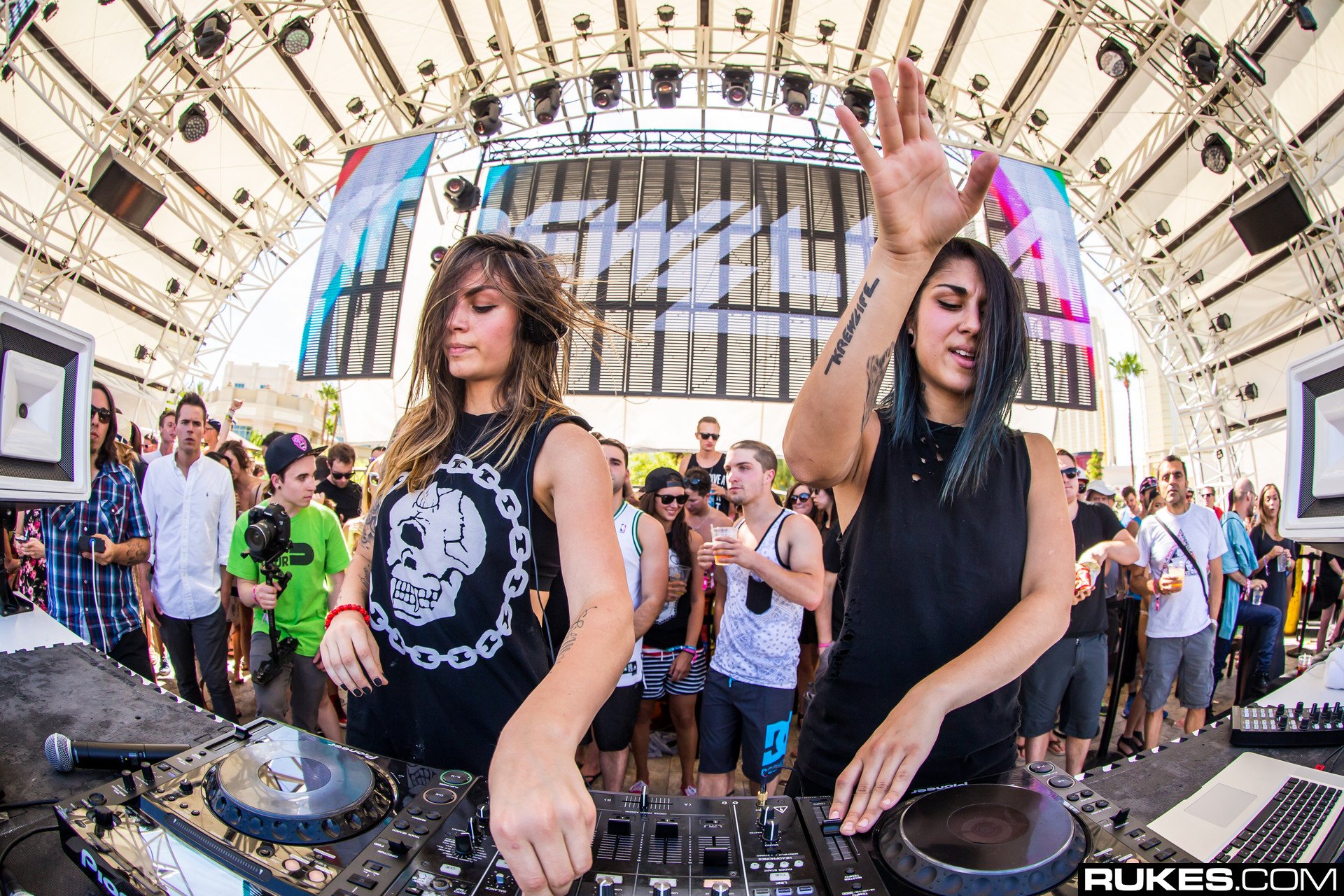 Krewella Live Ultra HD Desktop Background Wallpaper for 4K UHD TV   Widescreen  UltraWide Desktop  Laptop