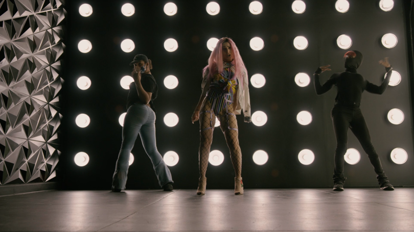 NYC Artist Goes VOGUE: An Intimate Look Behind ChRZA’s “Walk Away” Music Video and Her Experience Navigating the Underground Kiki Ballroom Scene 2 Captura de Tela 2023 03 19 às 23.30.35