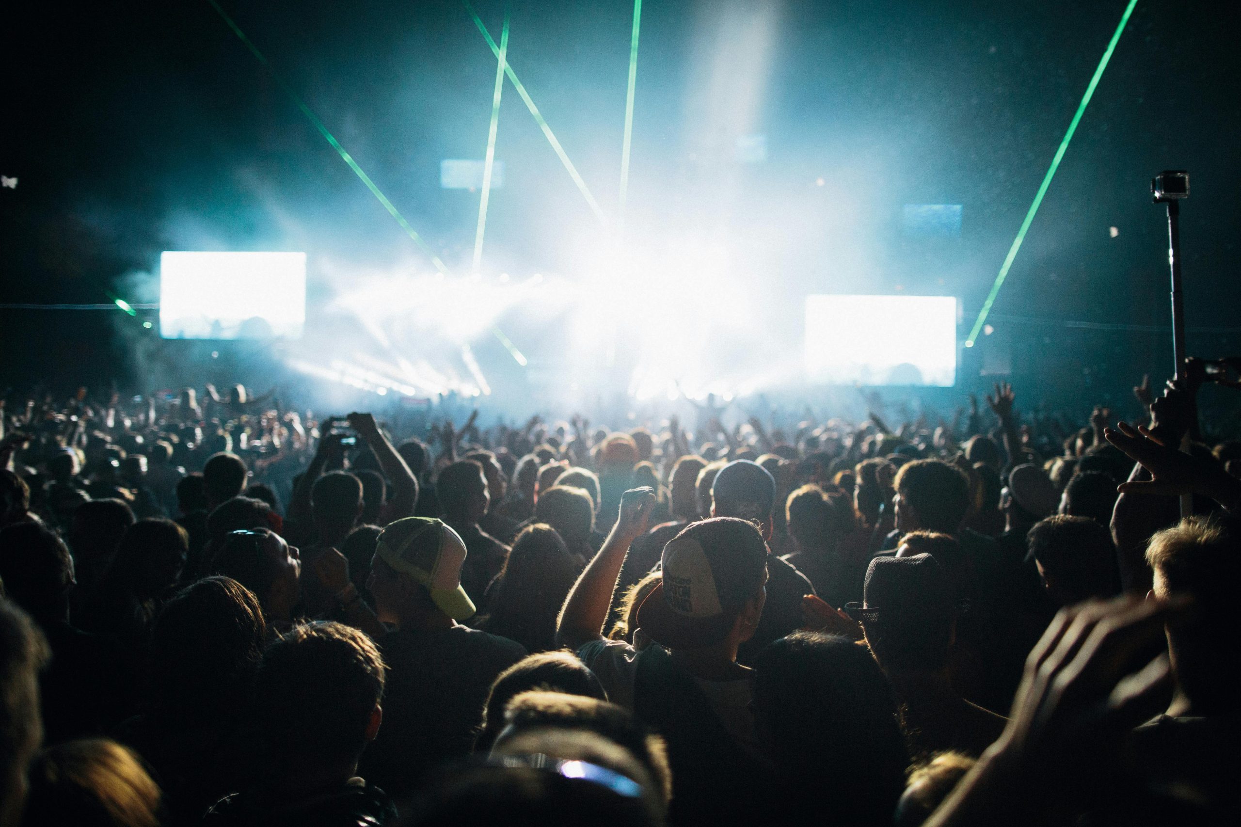 Металкор 2000. Dl320e gen8 ilo. Is set to. Девушки металкор. Metalcore группы.