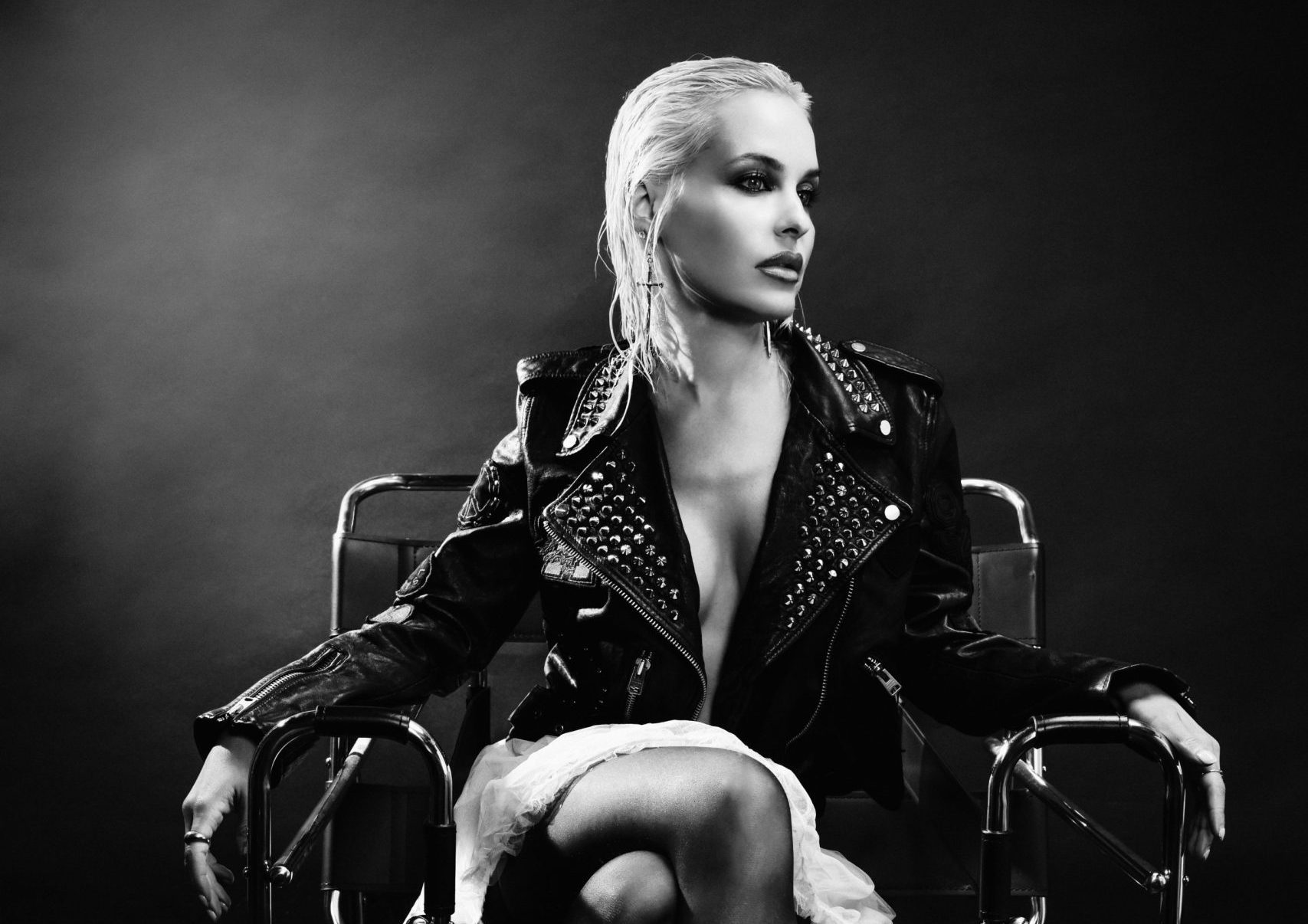 Leena Punks: Balancing Energy and Emotion in 'In The Night'