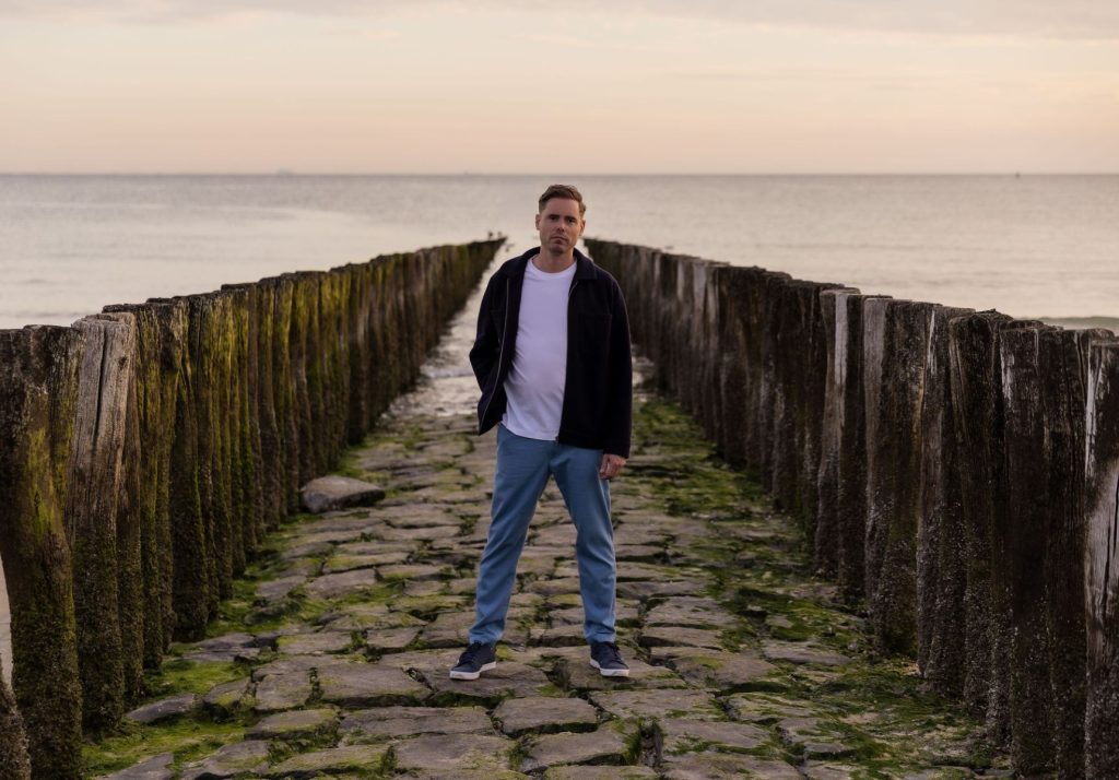 Steven Boom Teams Up With Philip Strand and Amanda Collis on New Single “End of the High”